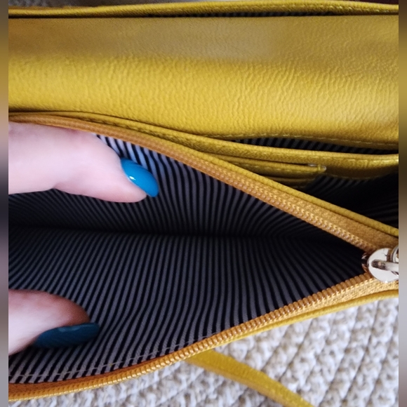 NEW ~ Nuoku Leather Cellphone/Wallet Yellow Crossbody Bag - Picture 6 of 14